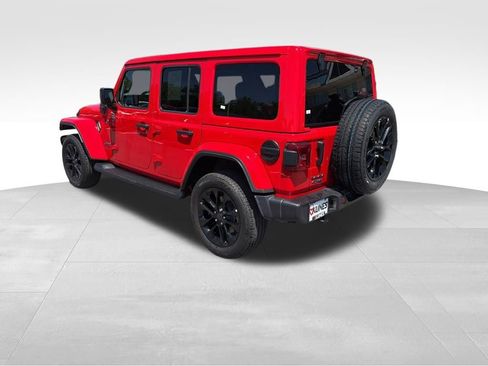 Used 2025 Jeep Wrangler Unlimited Sahara AWD/4WD image 8