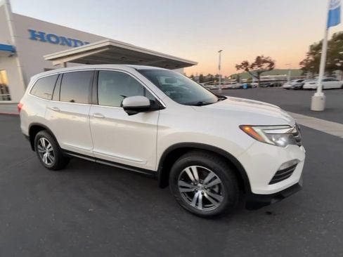 Used 2017 Honda Pilot EX-L image 2