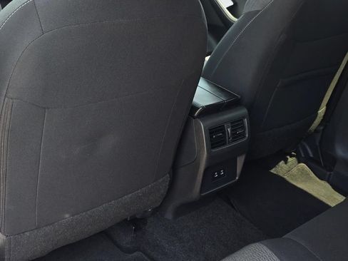 Used 2025 Nissan Rogue SV FWD image 36