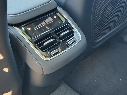 New 2026 Volvo XC90 B6 Plus w/ Protection Package Premier image 30