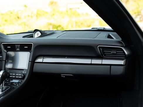 Used 2019 Porsche 911 Turbo S image 59