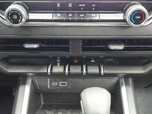 Certified 2024 Chevrolet Colorado Trail Boss image 19