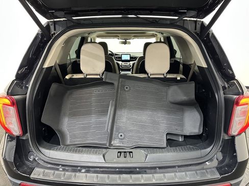 Used 2021 Ford Explorer XLT w/ Equipment Group 202A image 32