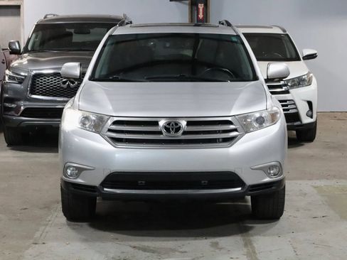 Used 2013 Toyota Highlander Limited FWD image 2