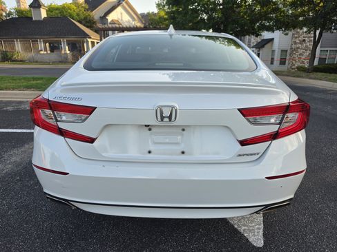 Used 2019 Honda Accord Sport image 6