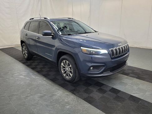 Used 2019 Jeep Cherokee Latitude Plus w/ Cold Weather Group AWD/4WD image 13