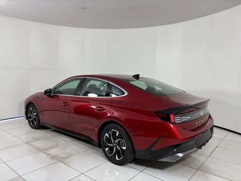 Used 2024 Hyundai Sonata SEL FWD image 3