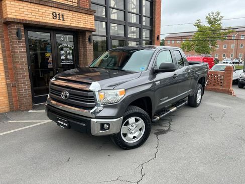 Used 2014 Toyota Tundra SR5 AWD/4WD image 1