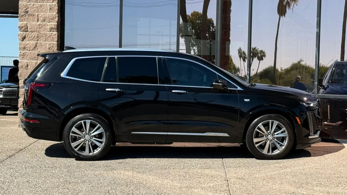 Used 2020 Cadillac XT6 Premium Luxury FWD image 14