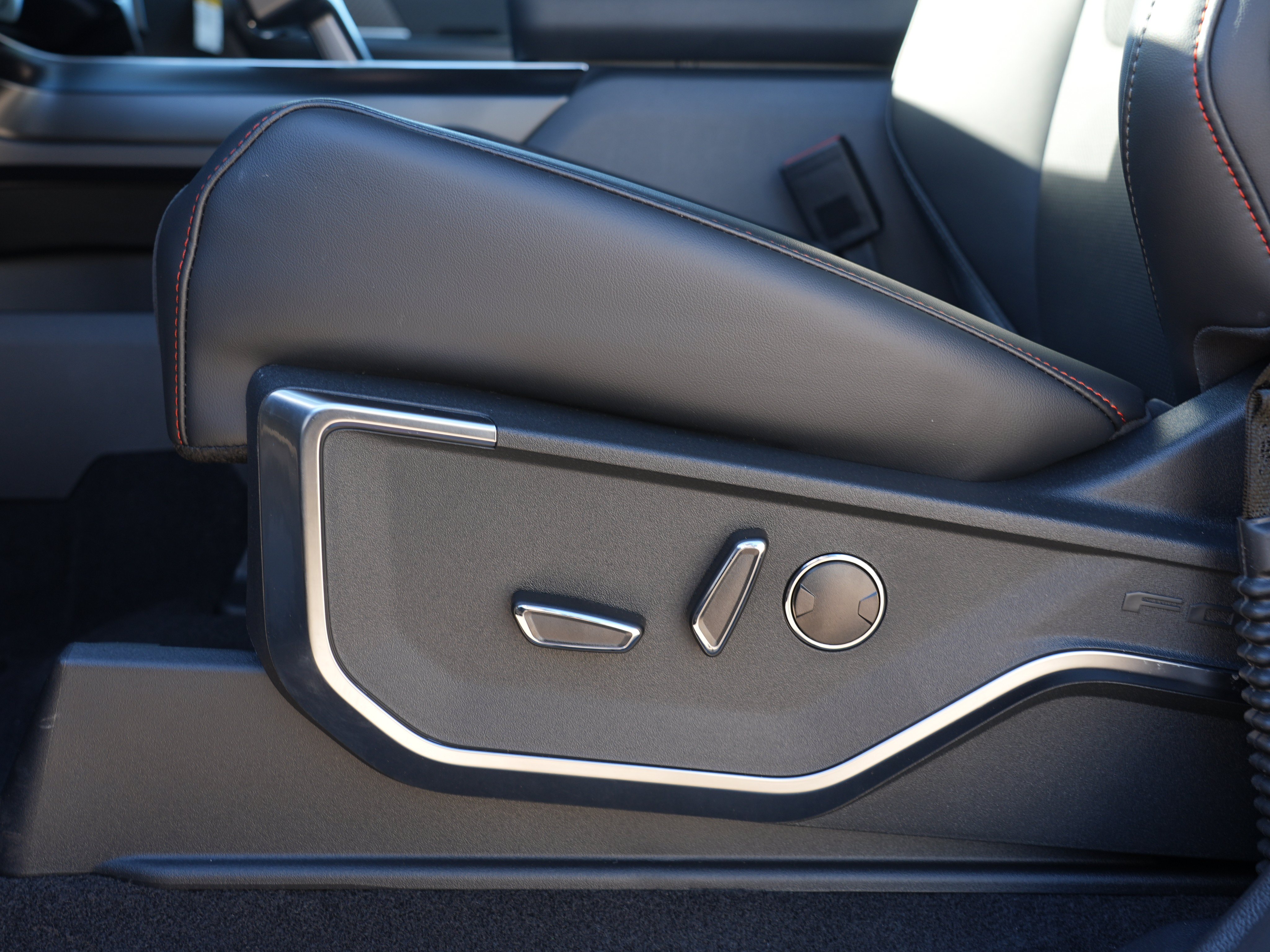 New 2026 Ford F150 Raptor AWD/4WD image 17