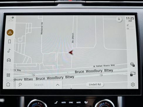 Used 2023 Land Rover Range Rover Long Wheelbase SE image 74