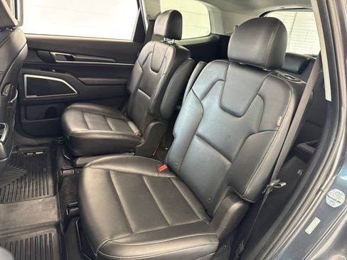 Used 2024 Kia Telluride S FWD image 37