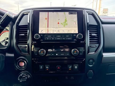 Used 2021 Nissan Titan PRO-4X w/ Pro-4x Convenience Package image 26