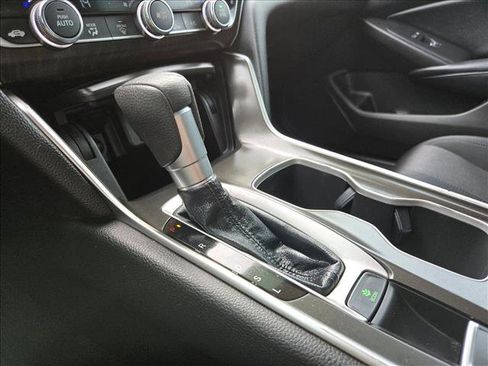 Used 2018 Honda Accord EX image 14