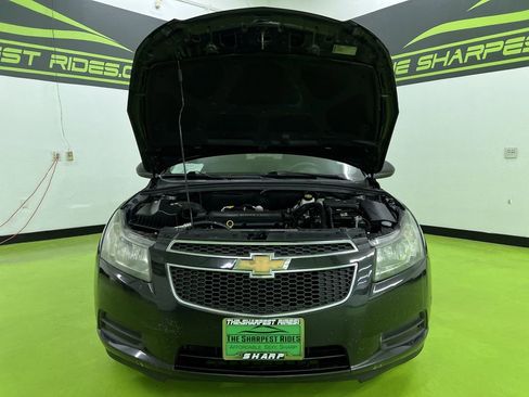 Used 2013 Chevrolet Cruze LS FWD image 4