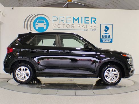 Used 2021 Hyundai Venue SE image 10
