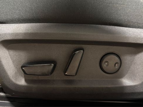 Used 2023 Nissan Rogue SV AWD/4WD image 18