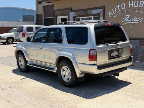 Used 2000 Toyota 4Runner SR5 RWD image 7