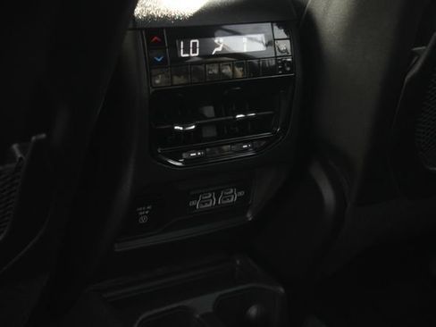 Used 2024 Jeep Grand Cherokee L Limited AWD/4WD image 27