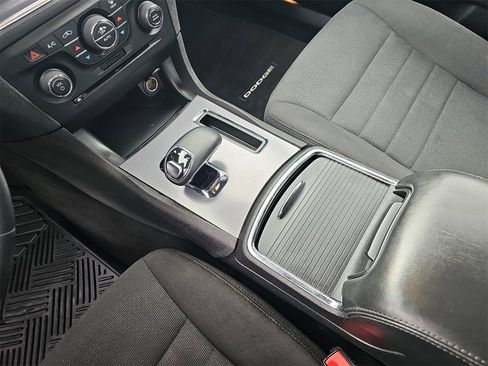 Used 2014 Dodge Charger SXT image 22