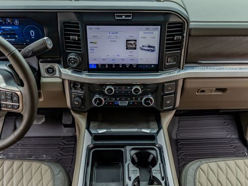 Used 2026 Ford F450 Platinum w/ Platinum Plus Package image 25