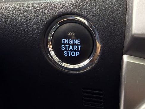 Used 2018 Toyota 4Runner Limited AWD/4WD image 12
