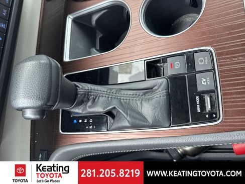 Used 2022 Toyota Sienna LE image 18