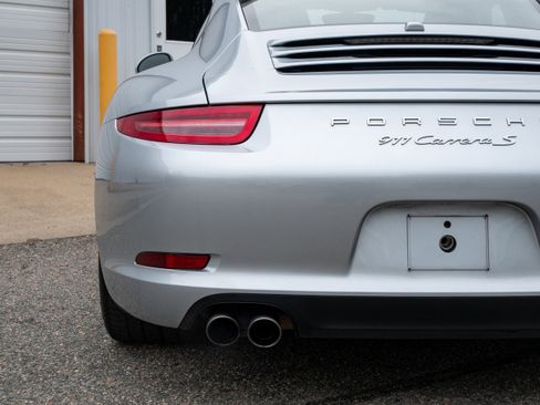 Used 2015 Porsche 911 Carrera S image 15