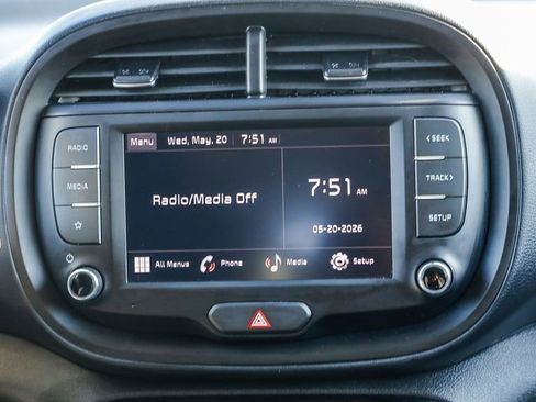 Used 2025 Kia Soul LX w/ LX Technology Package FWD image 17