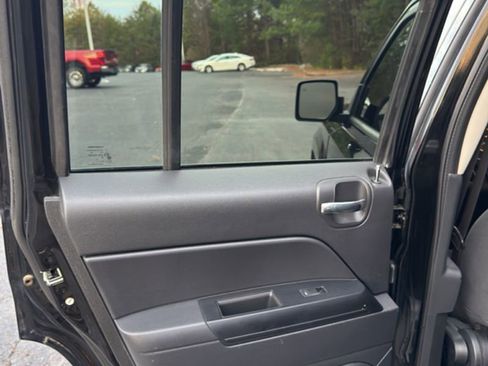 Used 2016 Jeep Patriot Sport w/ Power Value Group image 14