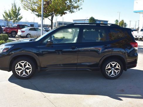 Used 2019 Subaru Forester Premium image 10