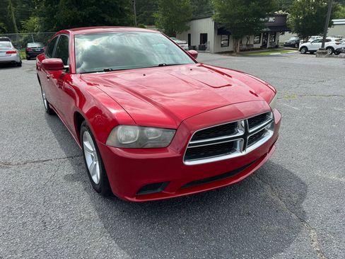 Used 2013 Dodge Charger SE image 7