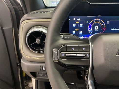 New 2026 Chevrolet Colorado ZR2 w/ Technology Package AWD/4WD image 14