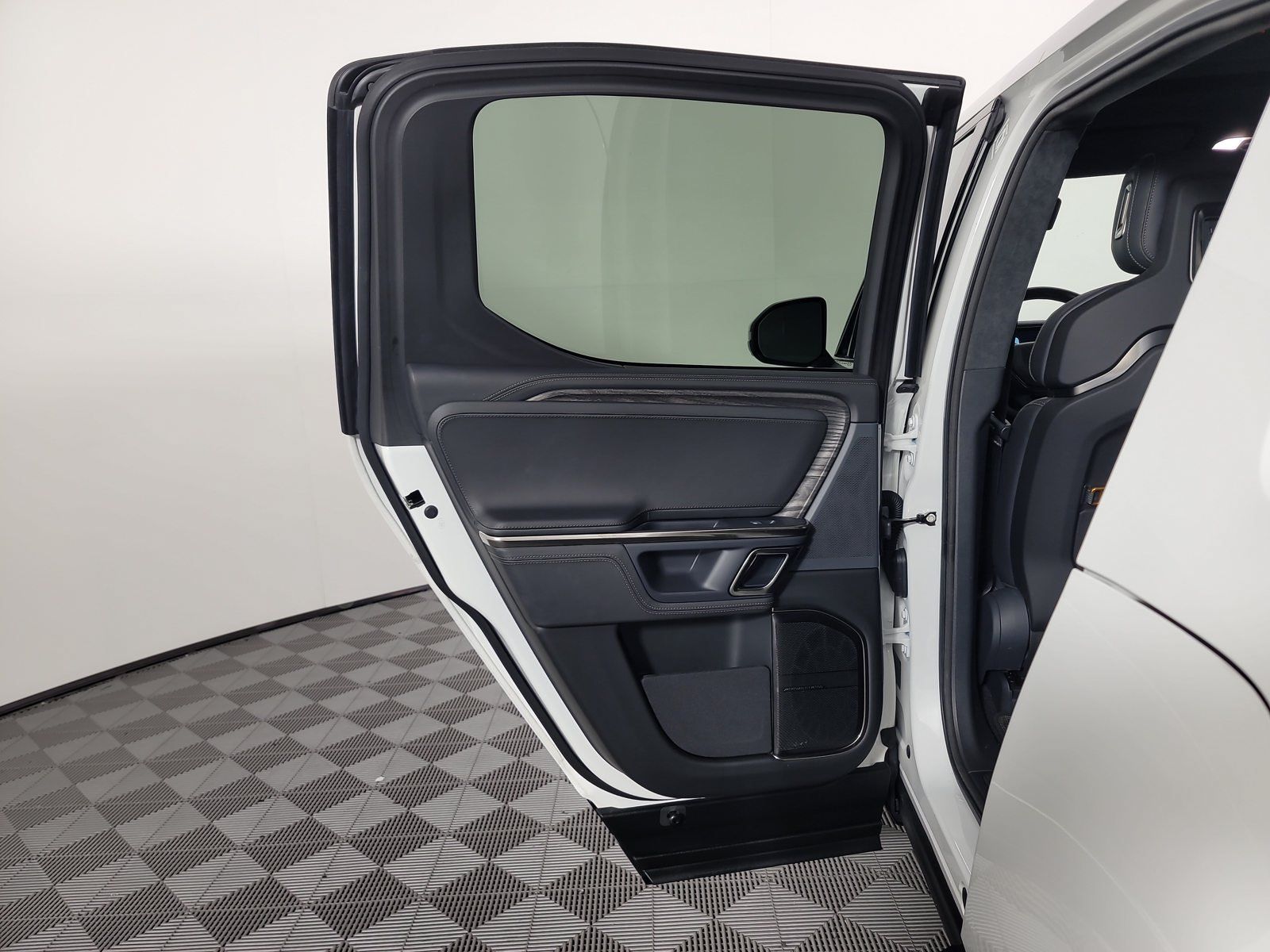 Used 2022 Rivian R1T Adventure AWD/4WD image 17