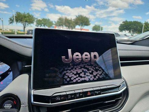 Used 2025 Jeep Compass Limited AWD/4WD image 13