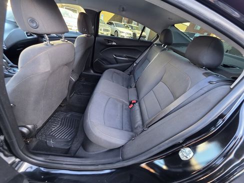 Used 2019 Chevrolet Cruze LS w/ LS Convenience Package FWD image 17