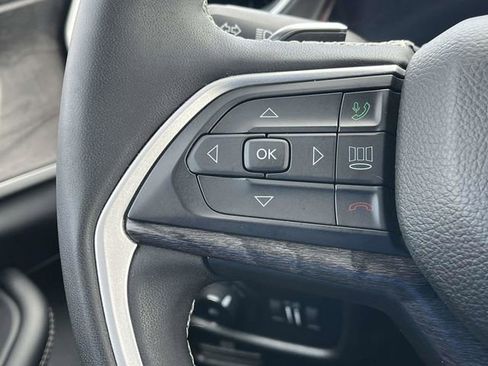 Used 2023 Jeep Grand Cherokee Limited image 27