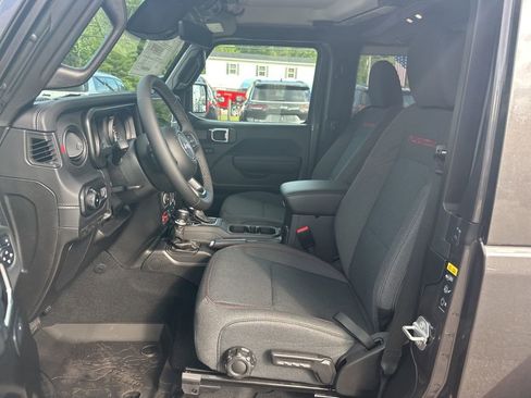 New 2025 Jeep Wrangler Rubicon AWD/4WD image 11