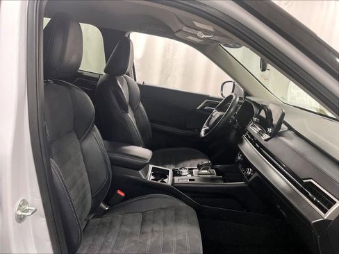 Used 2024 Mitsubishi Outlander SE image 11