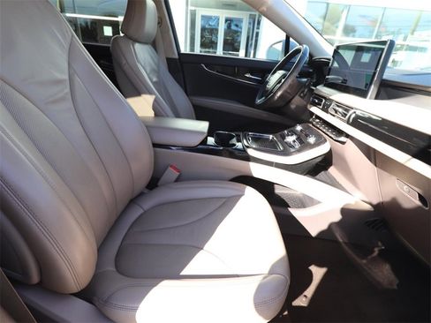 Used 2021 Lincoln Nautilus FWD w/ Equipment Group 101A image 12