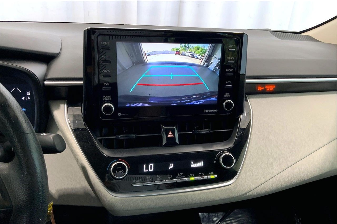 Used 2022 Toyota Corolla LE FWD image 24
