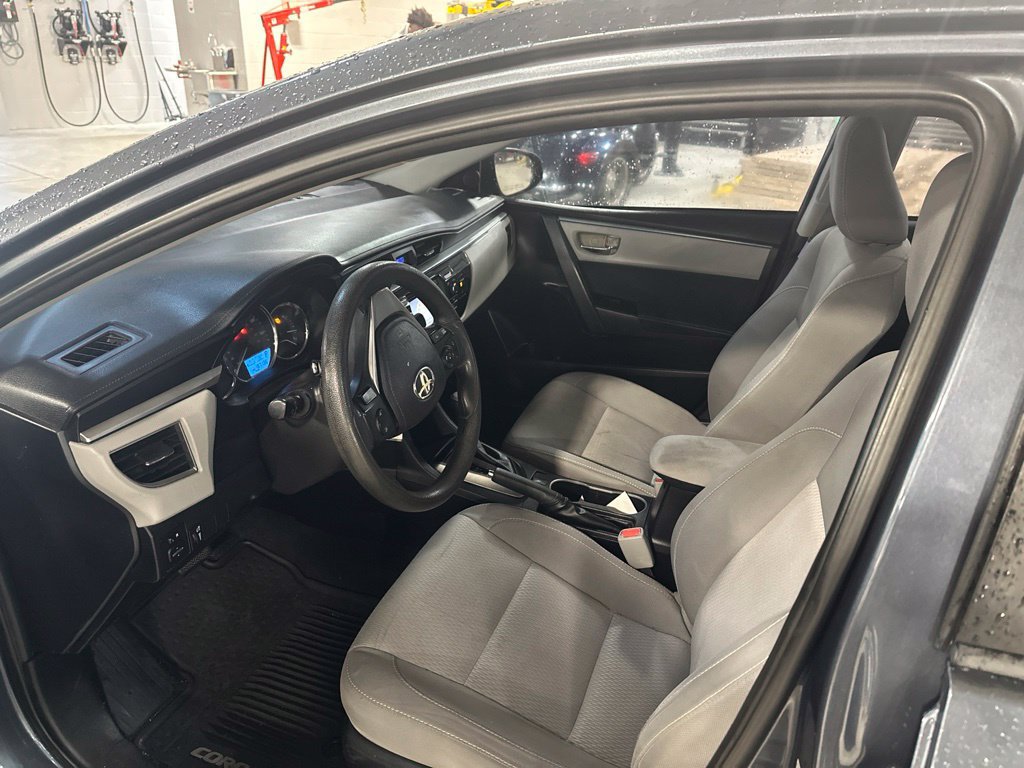 Used 2014 Toyota Corolla LE FWD image 9