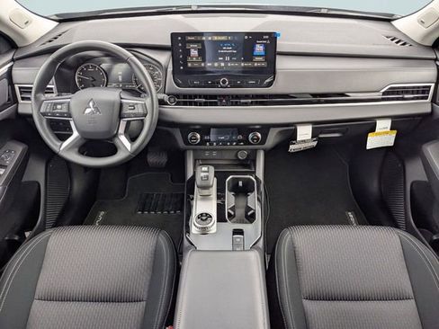 New 2026 Mitsubishi Outlander ES FWD image 14
