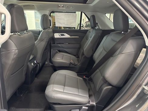 New 2026 Ford Explorer Active w/ Active Comfort Package image 10