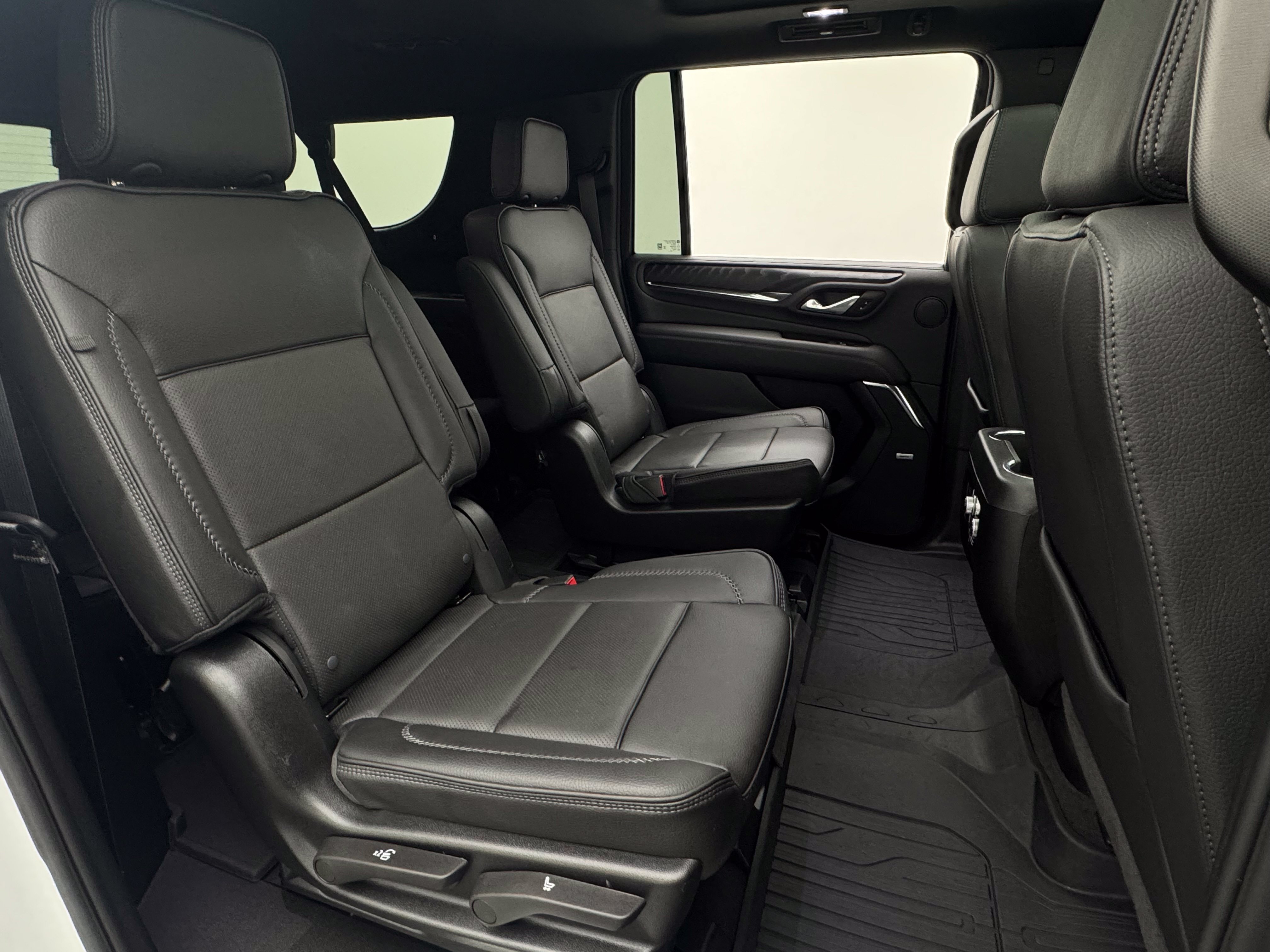 Used 2024 GMC Yukon XL Denali w/ Max Trailering Package AWD/4WD image 46
