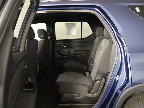 Used 2023 Chevrolet Traverse LT FWD image 32