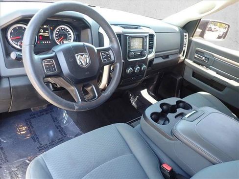 Used 2019 RAM 1500 Classic SLT AWD/4WD image 9