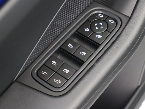 Used 2024 Porsche Macan 4 Electric image 26