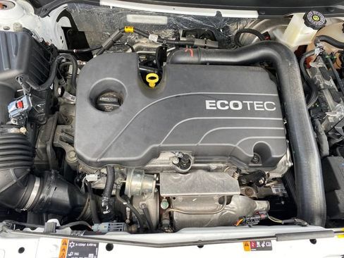 Used 2022 Chevrolet Equinox LS w/ Driver Confidence II Package AWD/4WD image 21