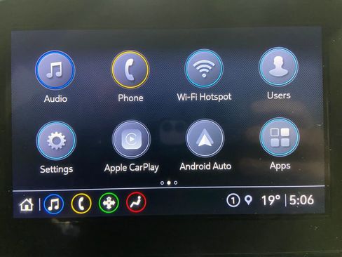 Used 2022 Chevrolet Traverse LT image 15